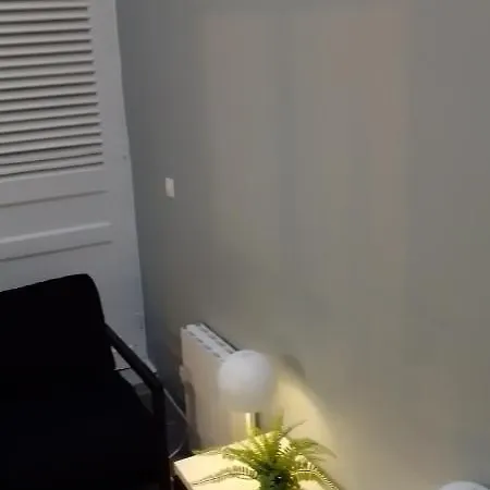 2 Pieces - Arrivee Tardive Possible. Appartement *